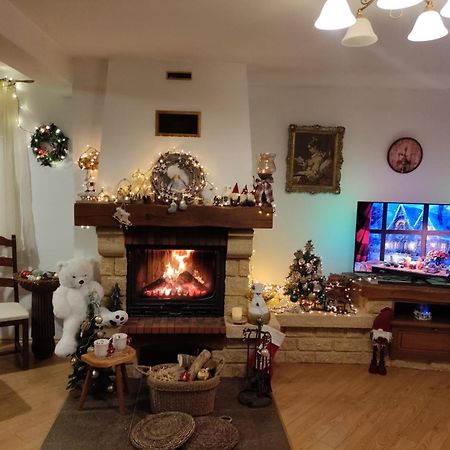 Nina Holiday Home With A Heated Pool Brusane ภายนอก รูปภาพ