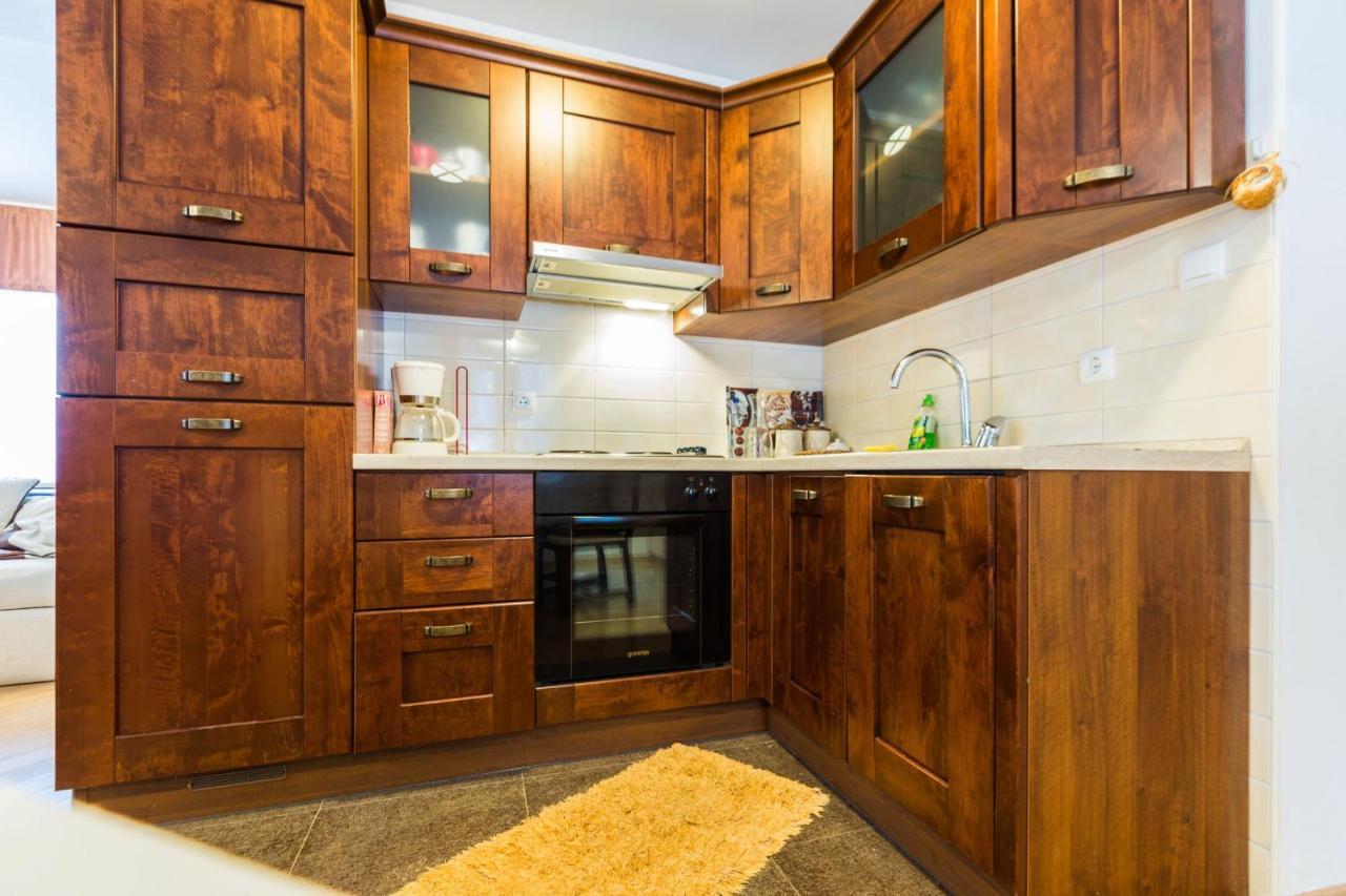 Nina Holiday Home With A Heated Pool Brusane ภายนอก รูปภาพ