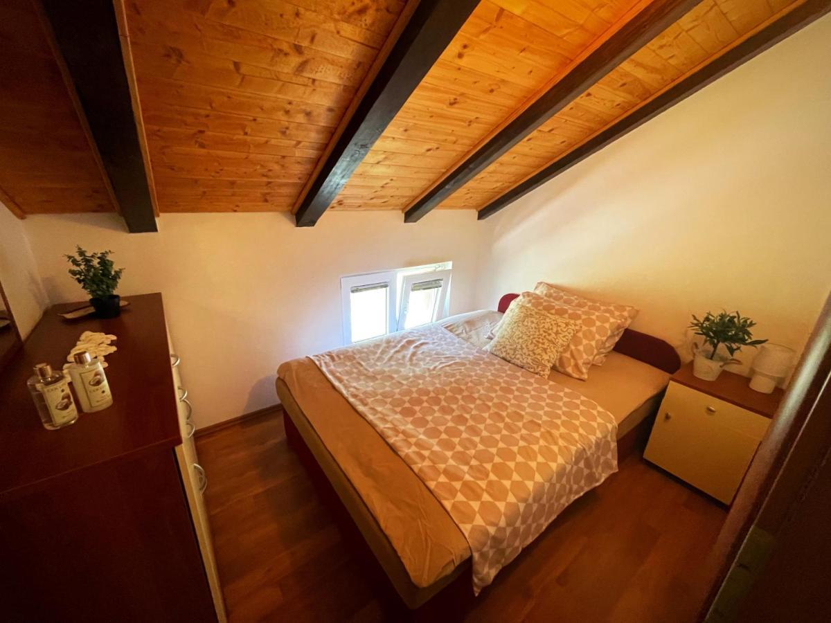 Nina Holiday Home With A Heated Pool Brusane ภายนอก รูปภาพ