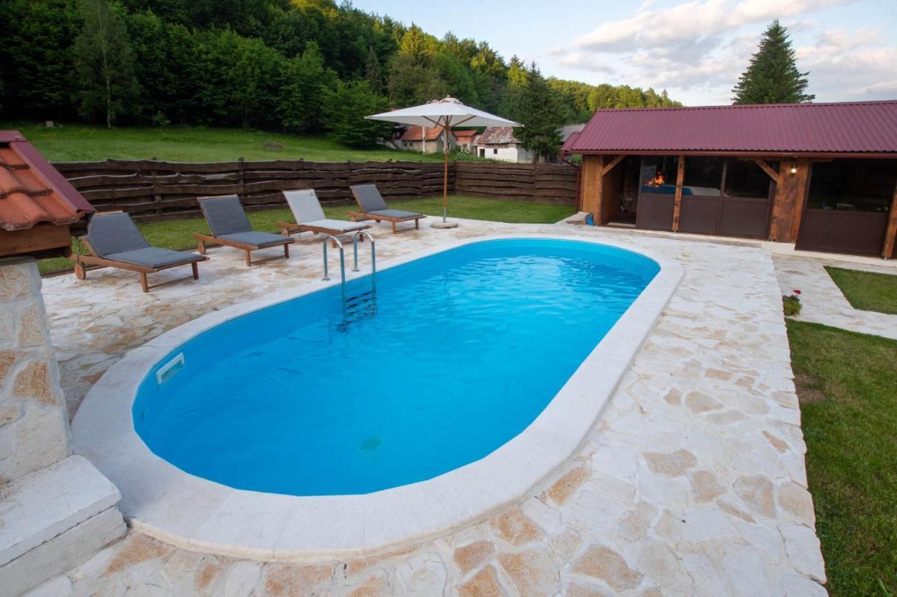 Nina Holiday Home With A Heated Pool Brusane ภายนอก รูปภาพ
