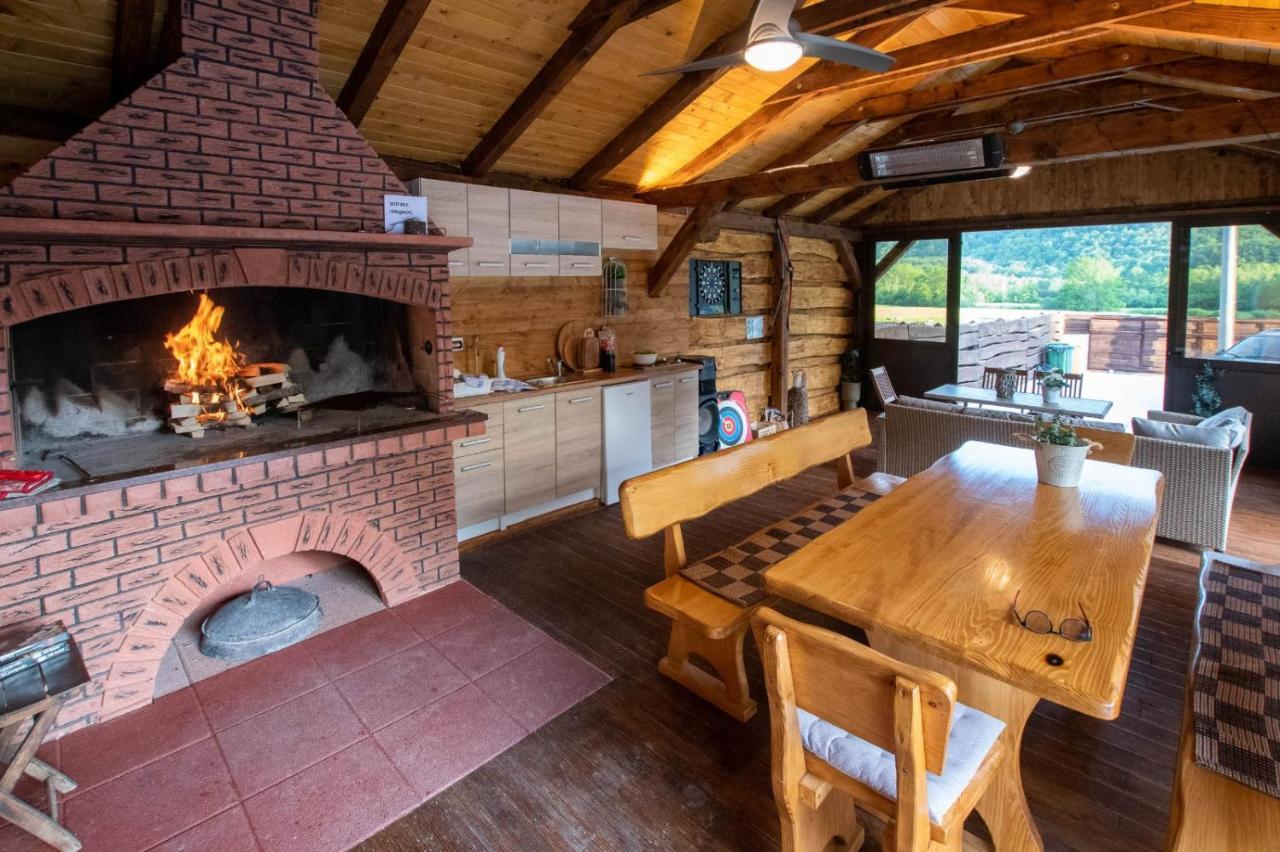 Nina Holiday Home With A Heated Pool Brusane ภายนอก รูปภาพ