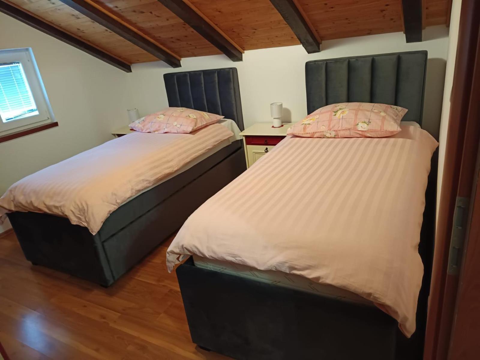 Nina Holiday Home With A Heated Pool Brusane ภายนอก รูปภาพ